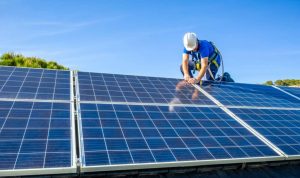 Installation et mise en production des panneaux solaires photovoltaïques à Saint-Pantaleon-de-Larche